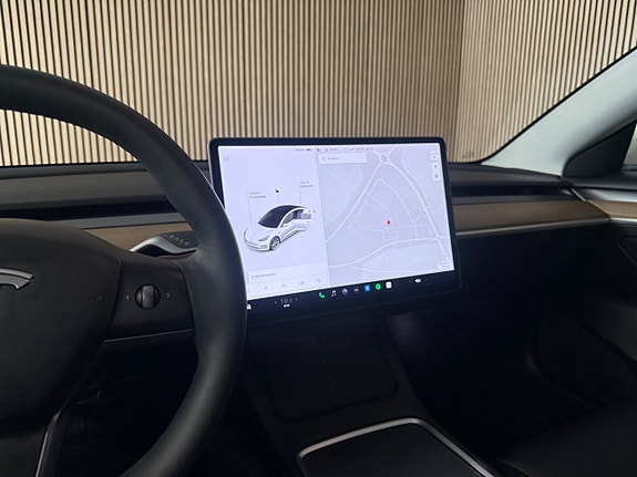 Tesla Model 3 16 of 21