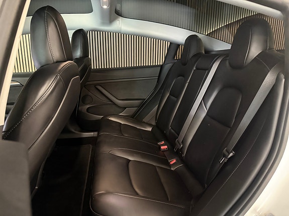 Tesla Model 3 13 of 21
