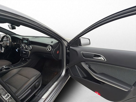 Mercedes-Benz A180 26 of 30
