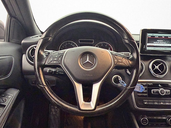 Mercedes-Benz A180 13 of 30