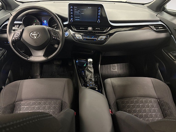 Toyota C-HR 10 of 20