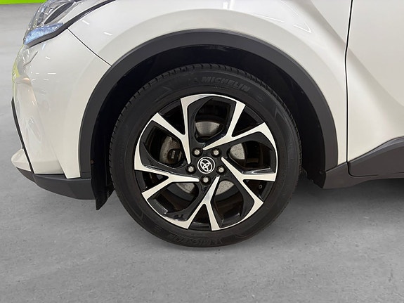 Toyota C-HR 8 of 20
