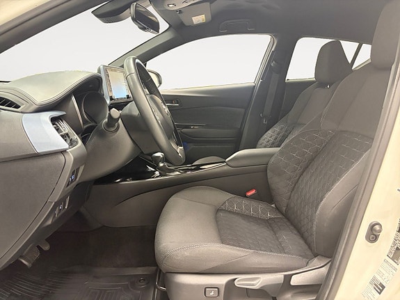 Toyota C-HR 9 of 20