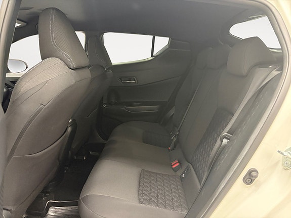 Toyota C-HR 14 of 20