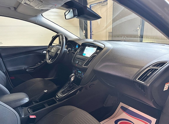 Ford Focus 12 of 24