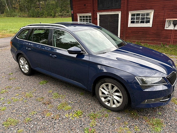 Skoda Superb 3 of 5