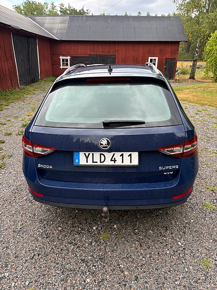 Skoda Superb 4 of 5