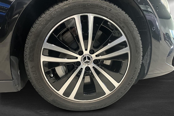 Mercedes-Benz EQE300 5 of 16