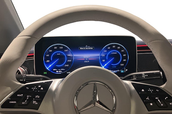 Mercedes-Benz EQE300 14 of 16