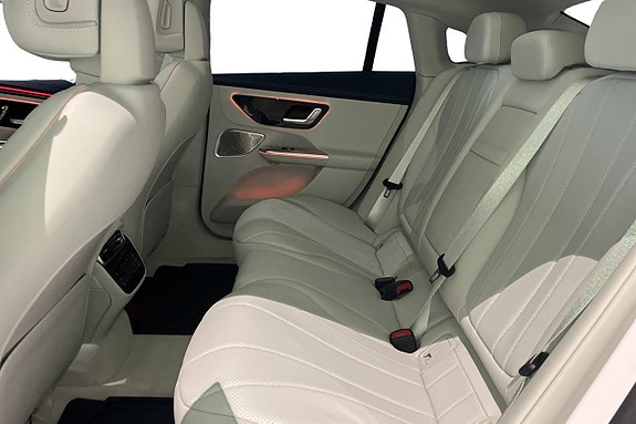 Mercedes-Benz EQE300 10 of 16