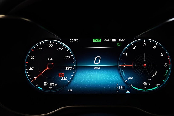 Mercedes-Benz GLC300 de 8 of 24