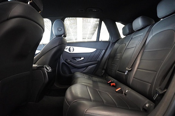Mercedes-Benz GLC300 de 12 of 24