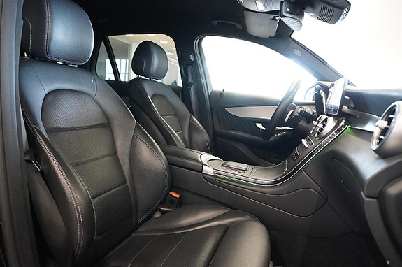 Mercedes-Benz GLC300 de 5 of 24
