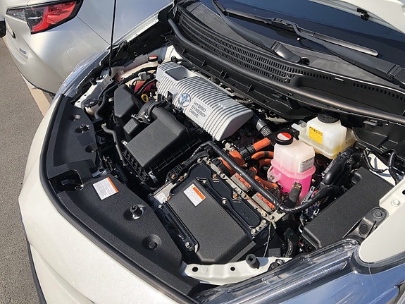Toyota Prius+ 3 of 8