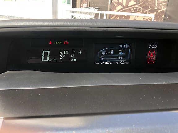 Toyota Prius+ 5 of 8