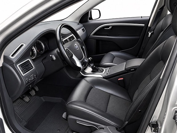 Volvo V70 7 of 11