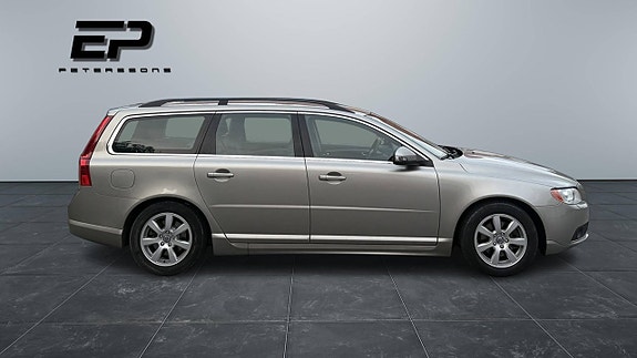 Volvo V70 3 of 11