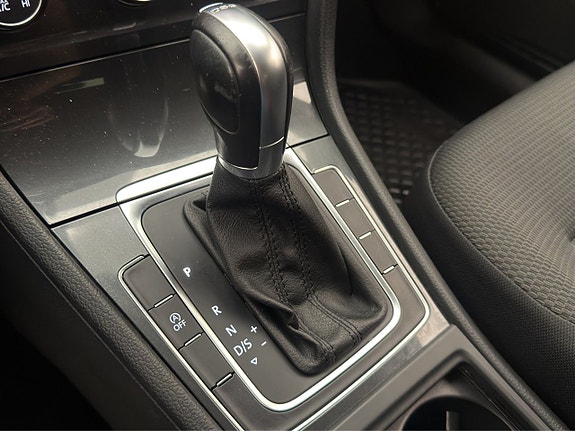 Volkswagen Golf I 21 of 26