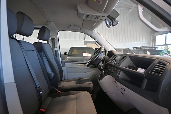 Volkswagen Transporter 9 of 25