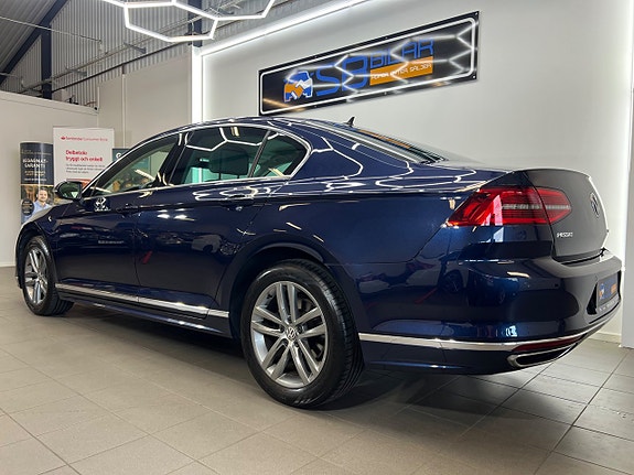 Volkswagen Passat 3 of 30