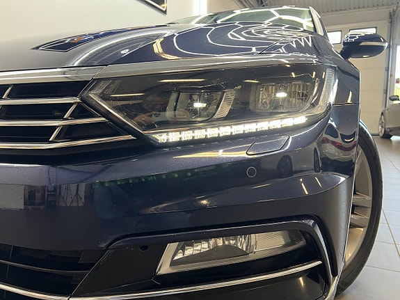 Volkswagen Passat 10 of 30