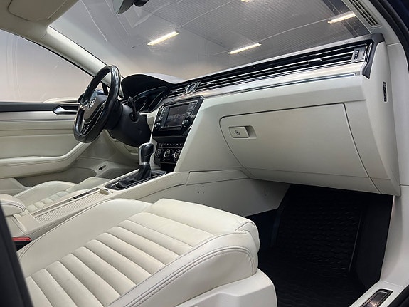 Volkswagen Passat 29 of 30