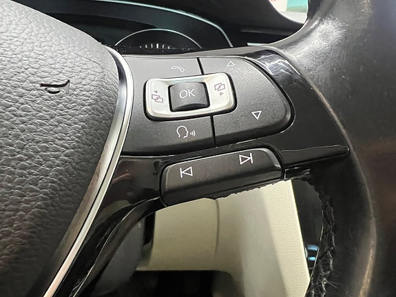Volkswagen Passat 24 of 30