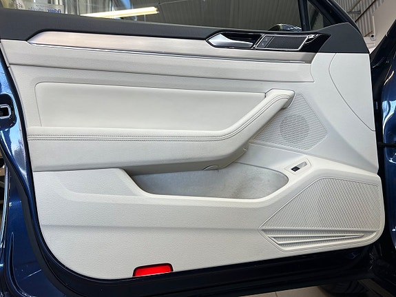 Volkswagen Passat 26 of 30