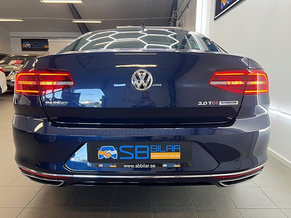 Volkswagen Passat 4 of 30