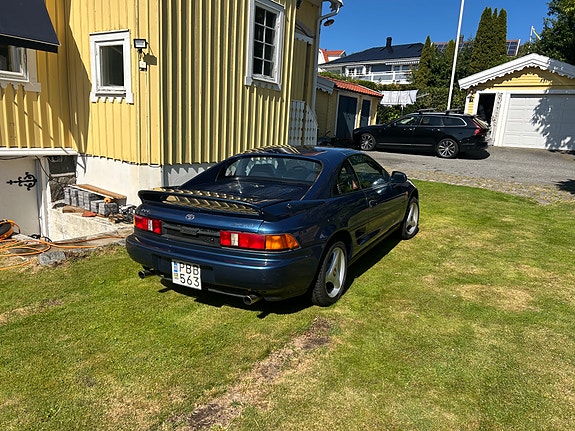 Toyota MR2 2 of 9