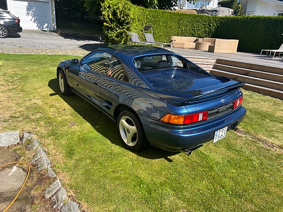 Toyota MR2 3 of 9