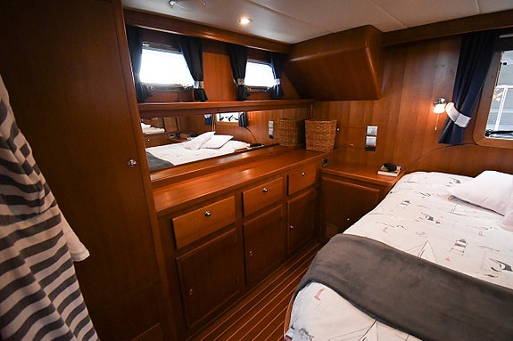Sea Stella 40 15 of 24