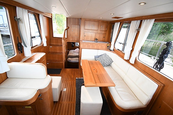 Sea Stella 40 3 of 24
