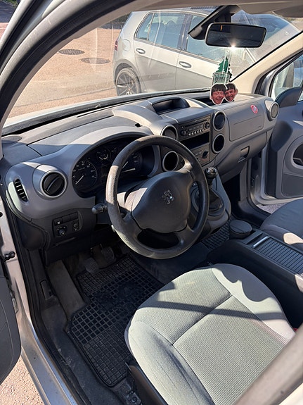 Peugeot Partner 8 of 12