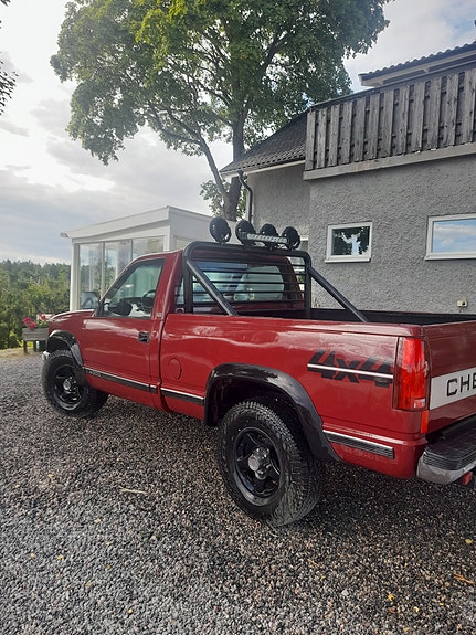 Chevrolet K1500 2 of 6