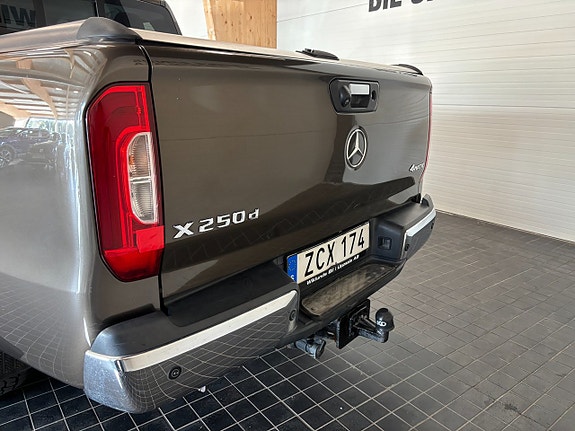 Mercedes-Benz X250 d 4 of 21