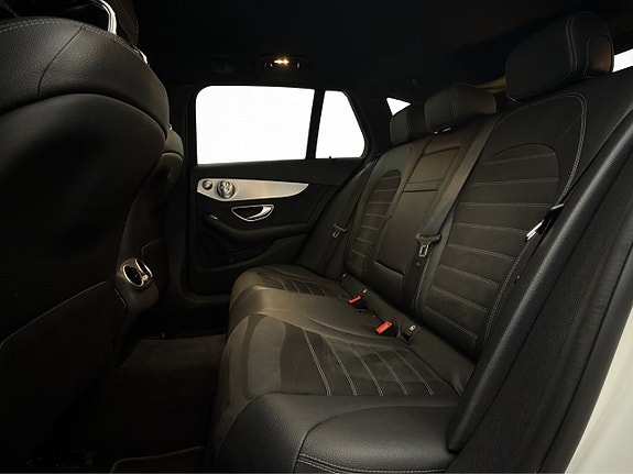 Mercedes-Benz C300 28 of 30