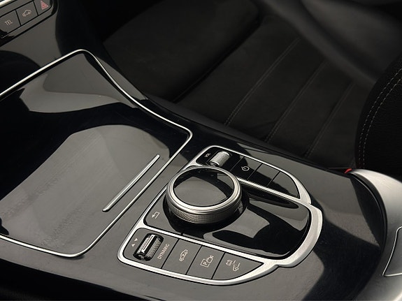 Mercedes-Benz C300 25 of 30