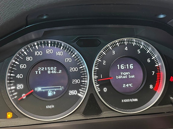 Volvo V60 14 of 24