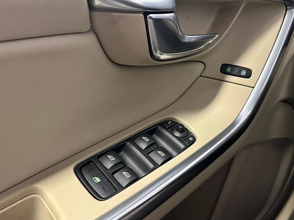 Volvo V60 11 of 24
