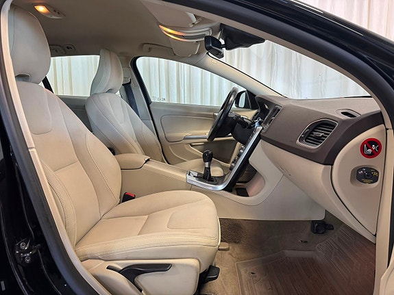 Volvo V60 8 of 24