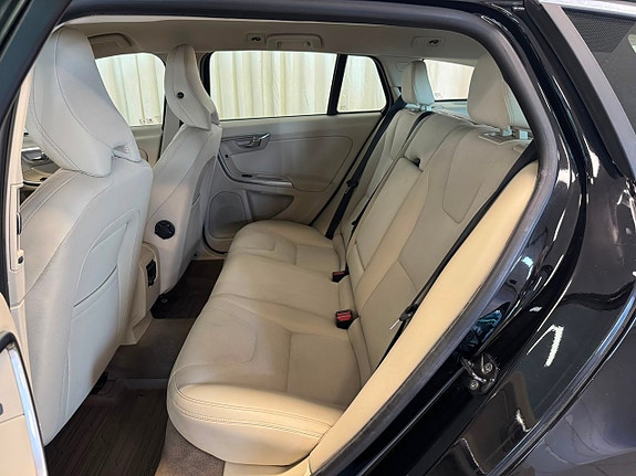 Volvo V60 23 of 24