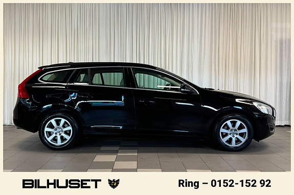 Volvo V60 2 of 24