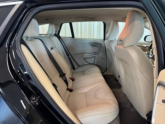 Volvo V60 22 of 24