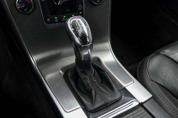 Volvo XC60 17 of 27