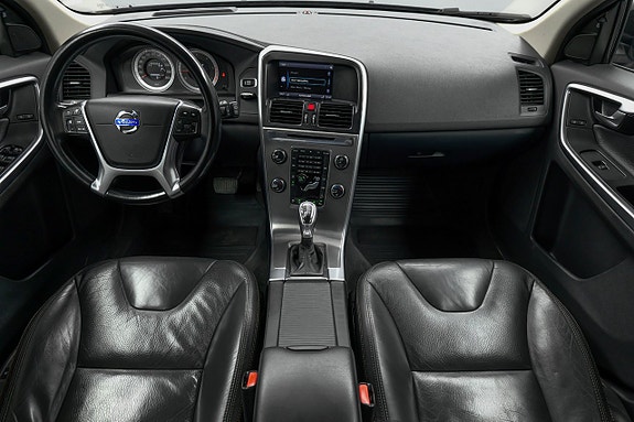Volvo XC60 2 of 27