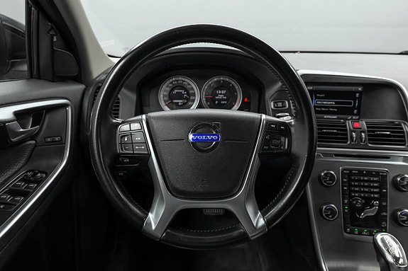 Volvo XC60 11 of 27