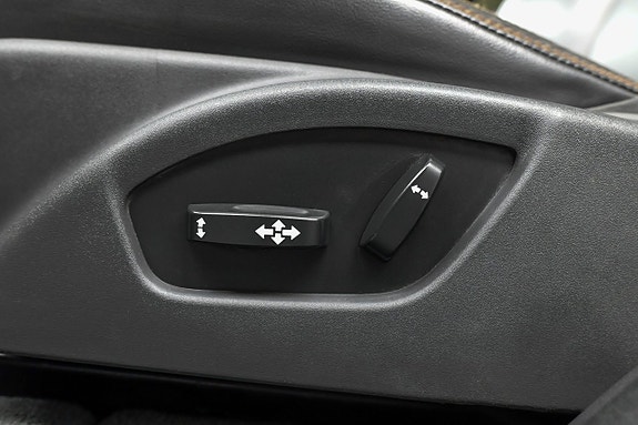 Volvo XC60 13 of 27
