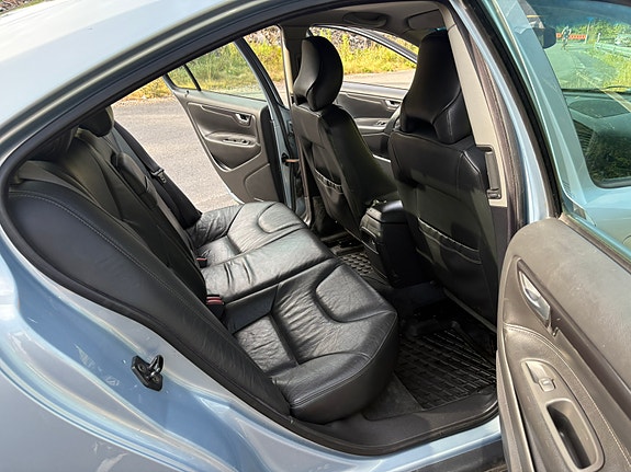 Volvo S60 10 of 13