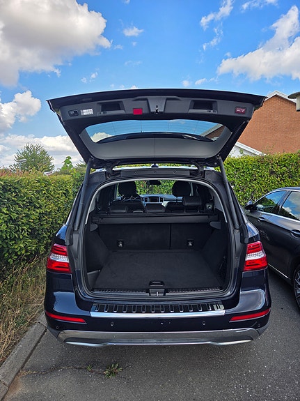 Mercedes-Benz ML350 5 of 14